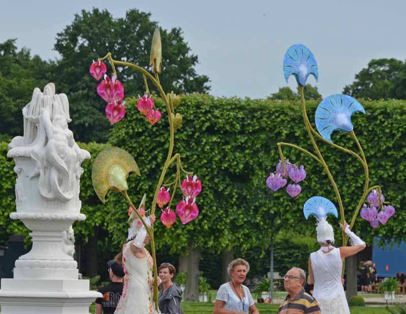 Stelzenlauf mit Lichtern, Schlossfeste, Schlossparks