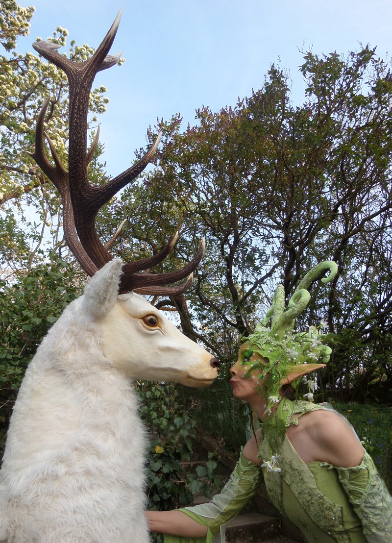 Tierelfe Pantao und weisser Hirsch, Walkact