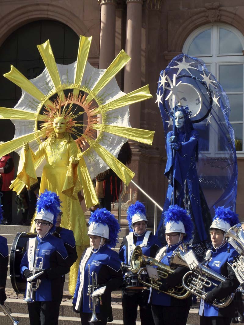 Stelzenläufer Nachtfee und Sonne, Straßentheater-Festival Zweibrücken,Pantao