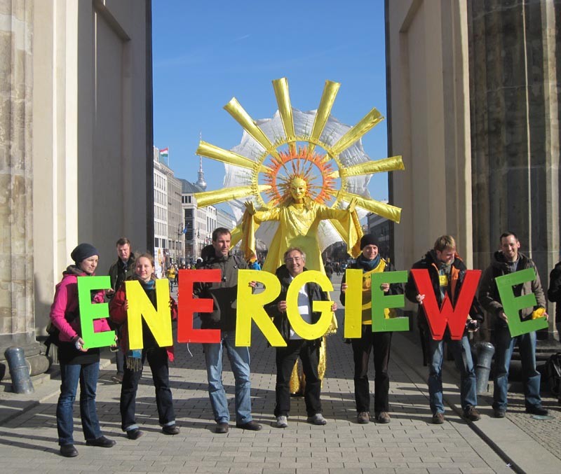 Stelzenläufer Sonne, Brandenburger Tor Berlin, Pantao